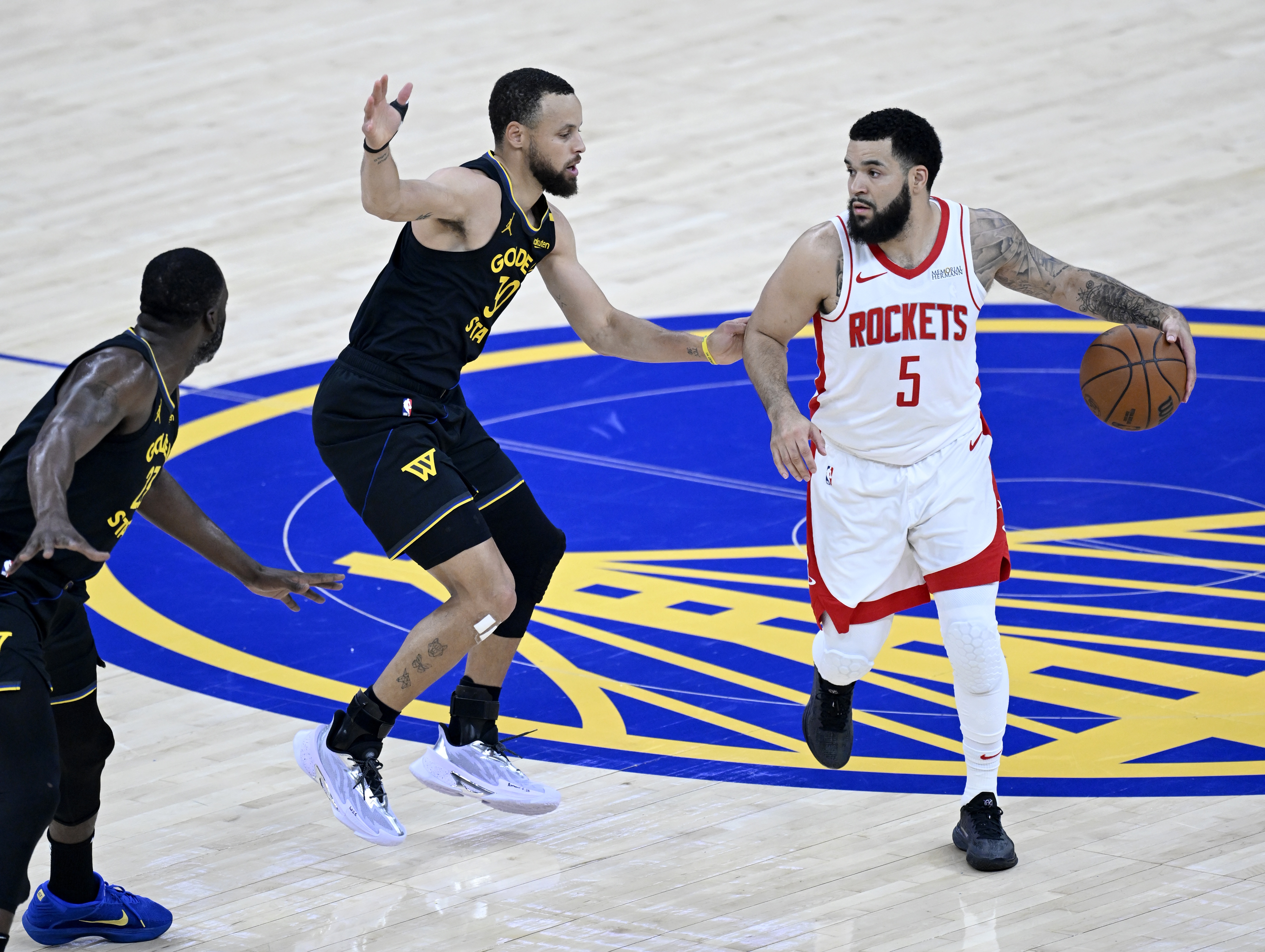 NBA历史罕见奇观 火勇大战四度上演平分秋色